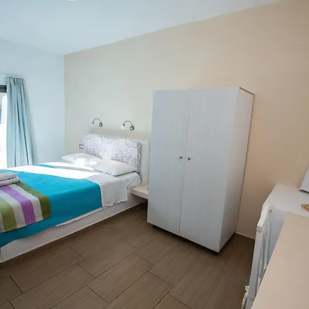 Omiros Hotel Mesariá