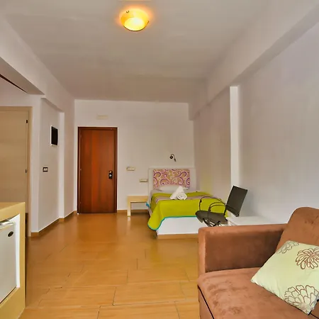 Hotel Omiros