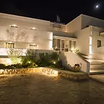 Omiros Hotell Mesaria