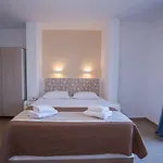 Omiros Hotell