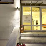 Omiros Hotell Mesaria