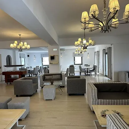 Omiros Hotell Mesaria