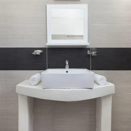 Omiros Hotell